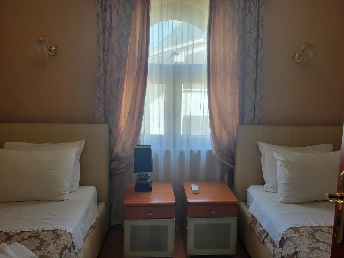 Apartments Bogdanovic Котор Екстер'єр фото