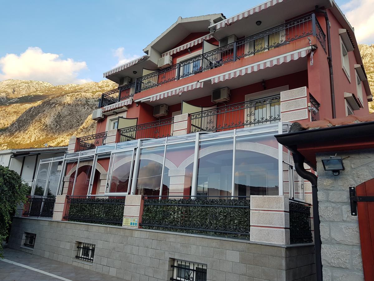 Apartments Bogdanovic Котор Екстер'єр фото