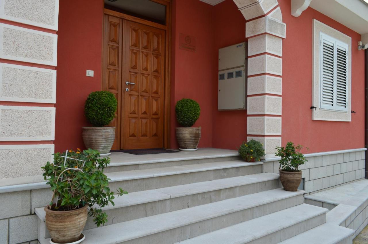 Apartments Bogdanovic Котор Екстер'єр фото
